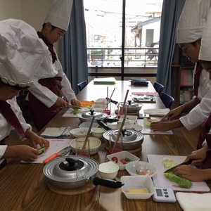 8月29日に松戸市新松戸で子ども料理教室《まじかるれっすん》佐藤教室を開催しました♪今回集まったのは全員男の子、男子だってお料理大好きなんです(^^)/