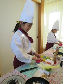 楽しくクルクル、なめらかトロトロうま煮丼に♪