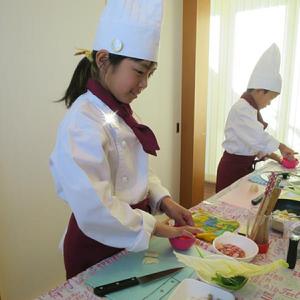 楽しくクルクル、なめらかトロトロうま煮丼に♪