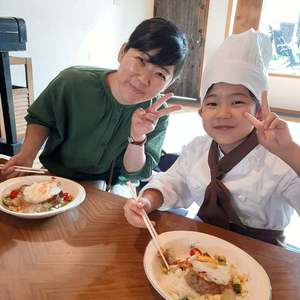 ロコモコ丼、お母さんの笑顔が一番のごちそう